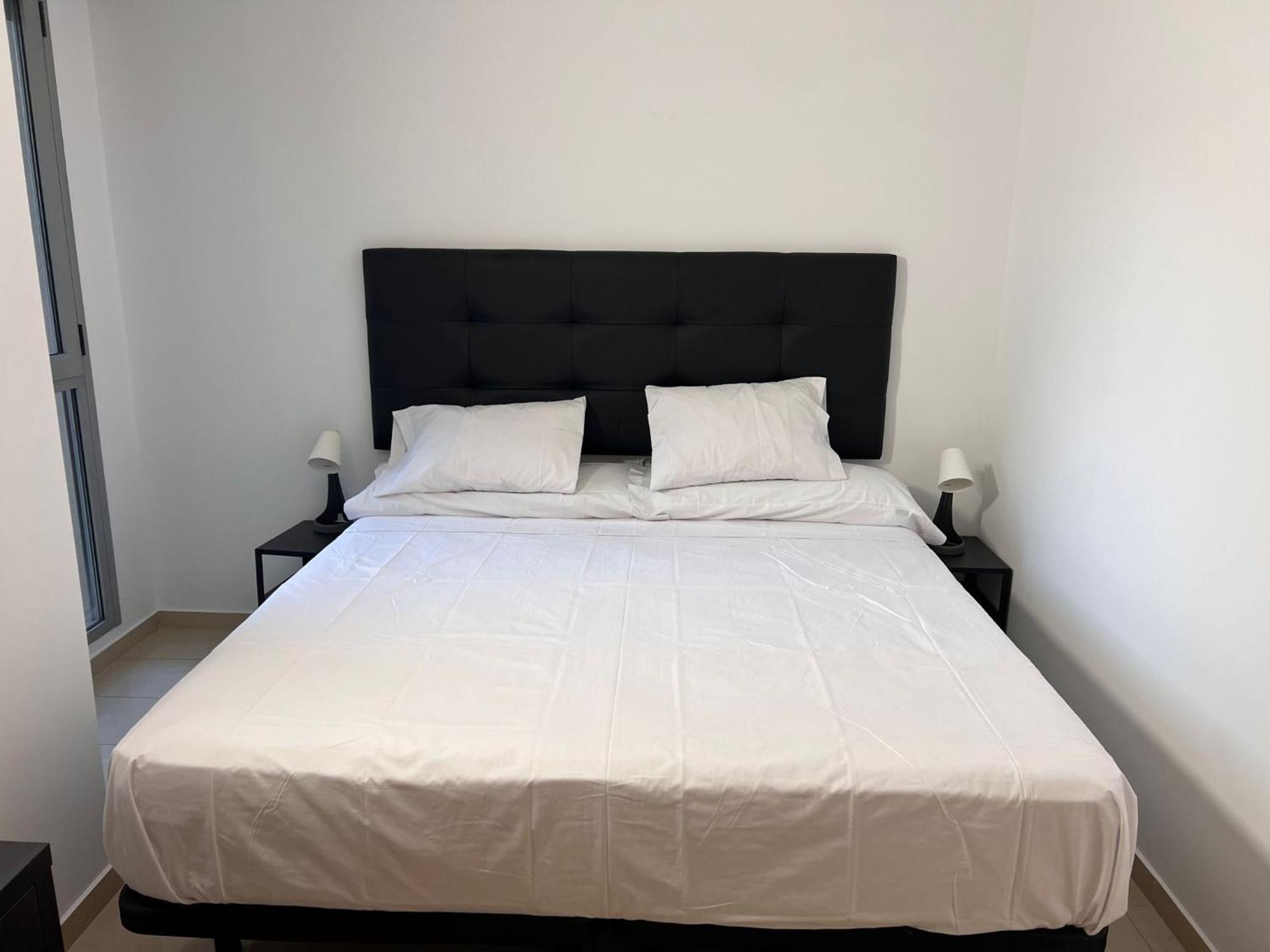 Fira Gran Via 2 - Private Rooms In A Shared Apartment - Habitaciones Privadas En Apartamento Compartido L'Hospitalet de Llobregat Eksteriør bilde