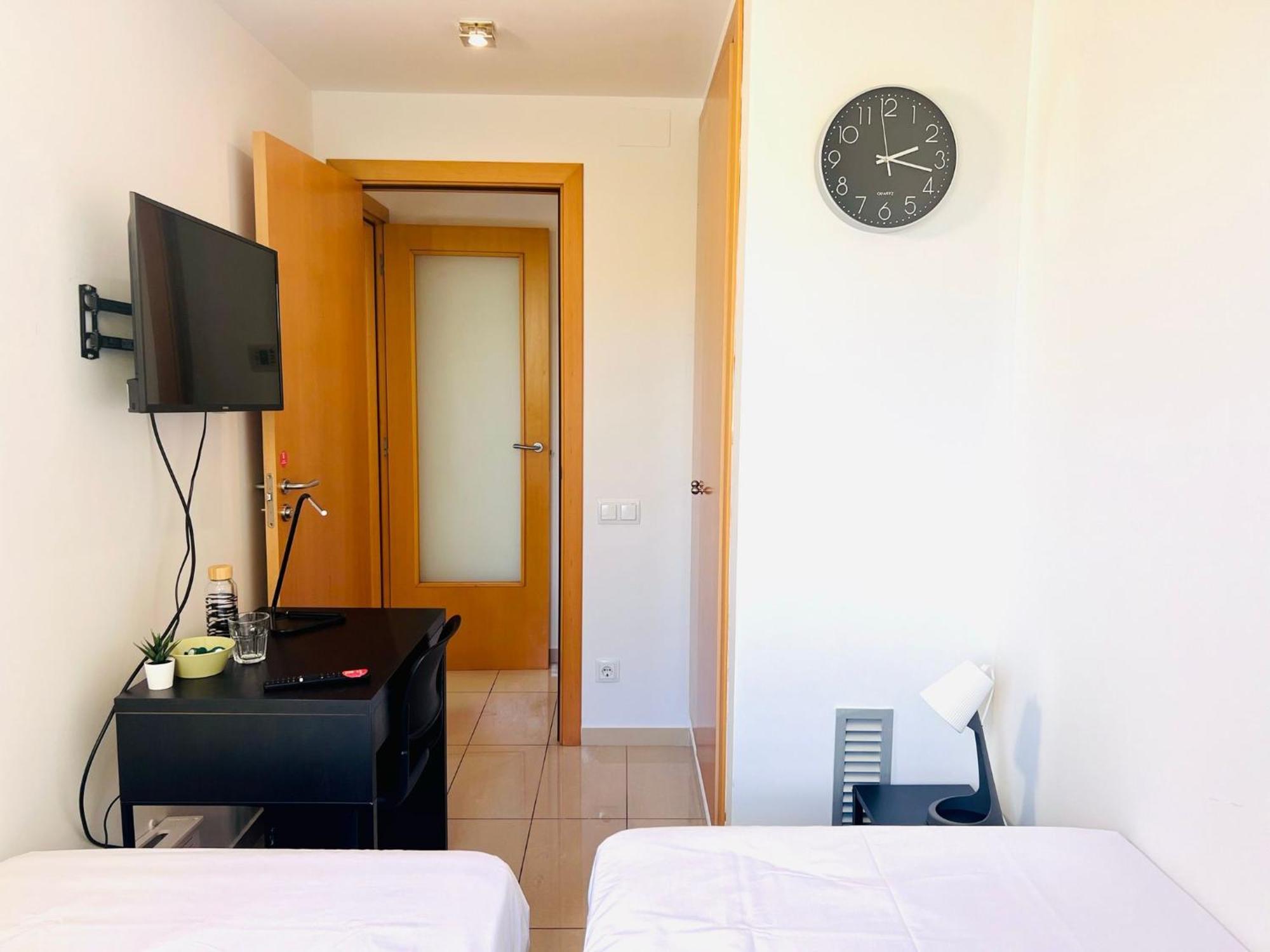 Fira Gran Via 2 - Private Rooms In A Shared Apartment - Habitaciones Privadas En Apartamento Compartido L'Hospitalet de Llobregat Eksteriør bilde